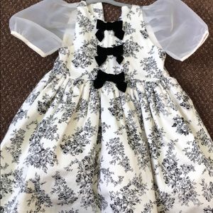 2 year old New dress without a tag